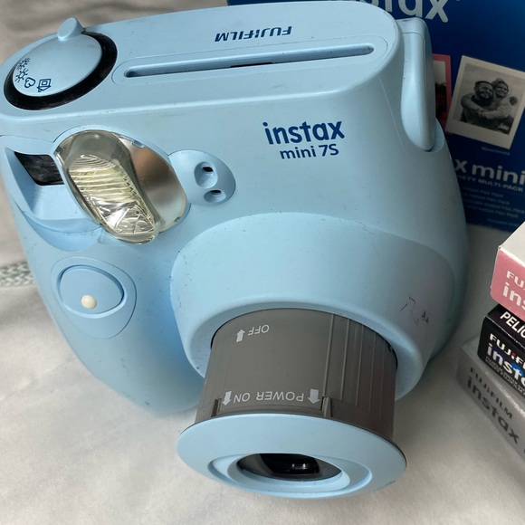 Fujifilm instax mini 75 in shade blue